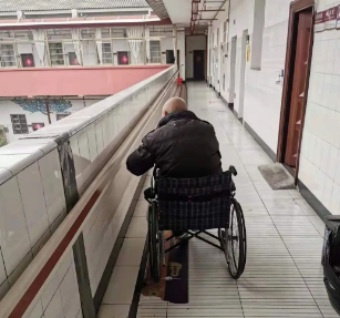 康復(fù)在線：偏癱一個(gè)月，終于離開了輪椅