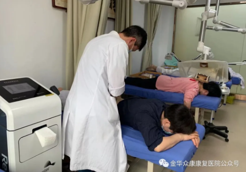 敲腦袋、電鉆、脊柱旋轉(zhuǎn)......這么新奇的治療您見過嗎？